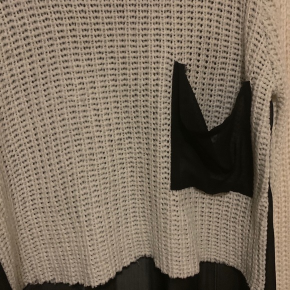 Urban Outfitters Sweater - Picture 3 of 5